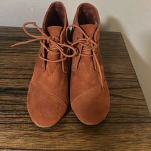 EUC TOMS Boot Wedges